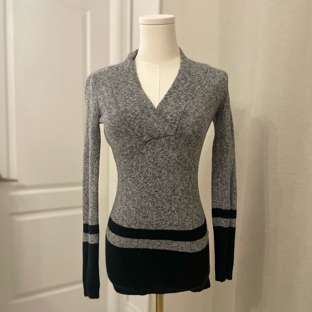 Le Chateau Knitwear Fitted Sweater